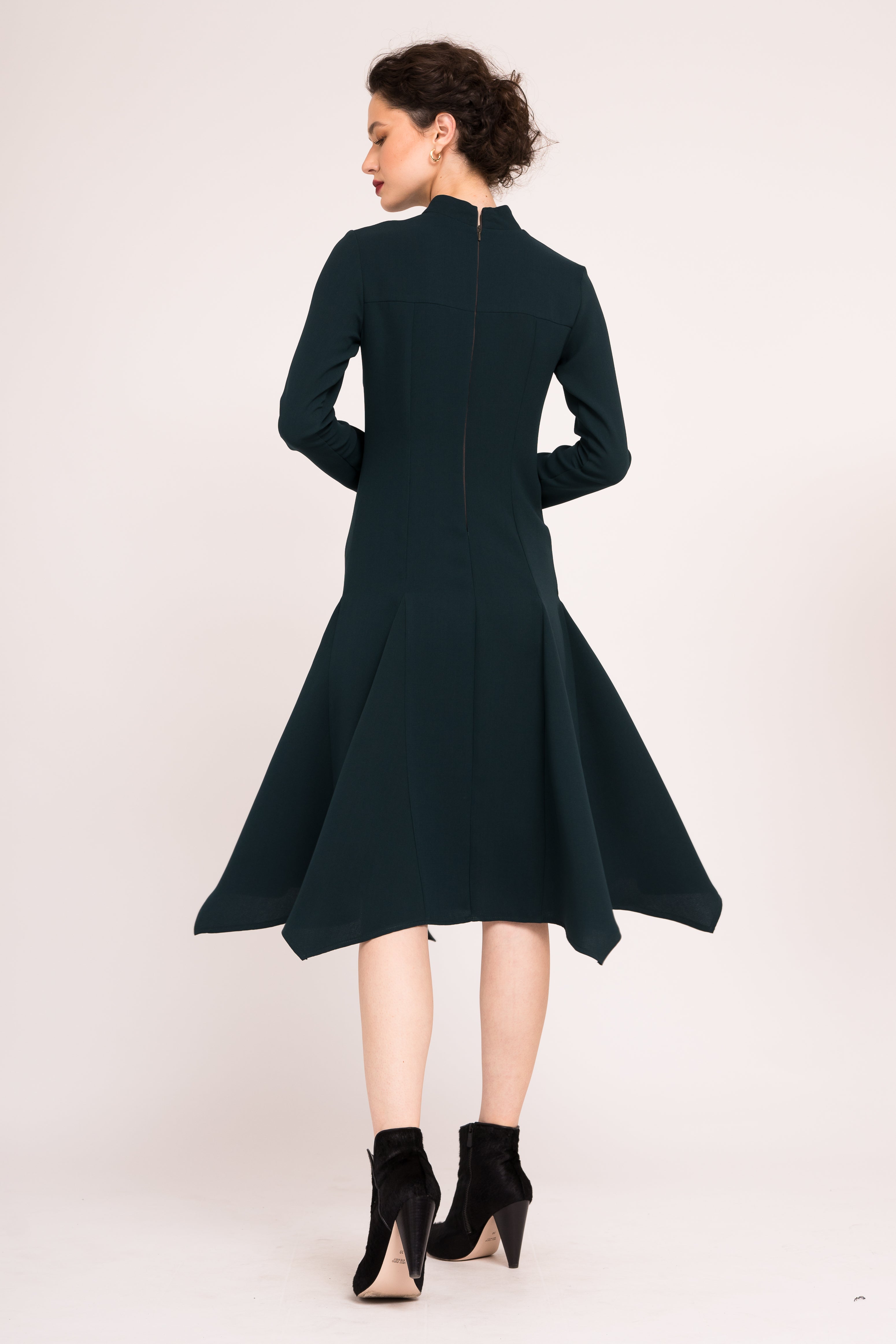 Rochie evazata verde cu maneci lungi si clini