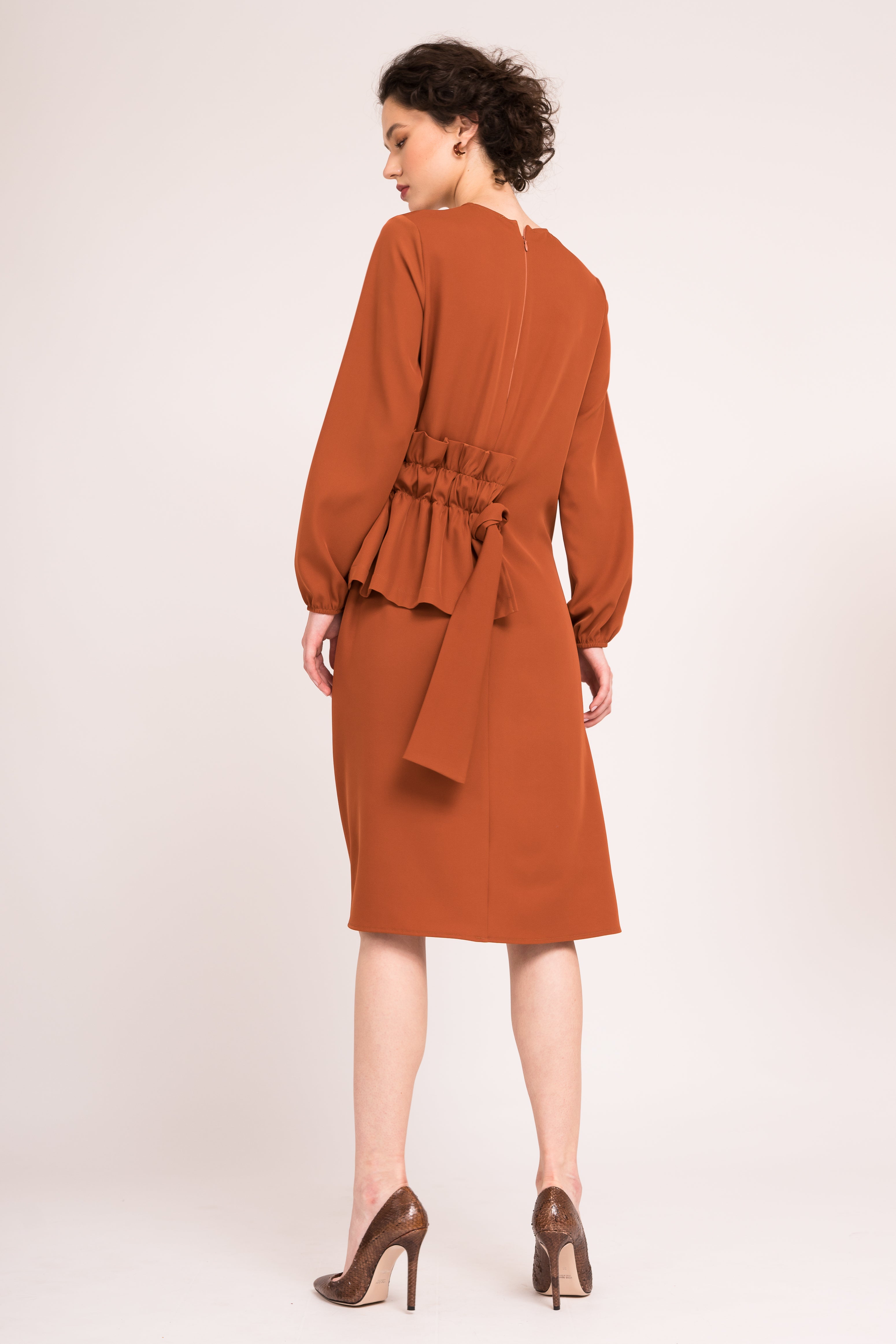 Rochie cu maneci si cordon ajustabil