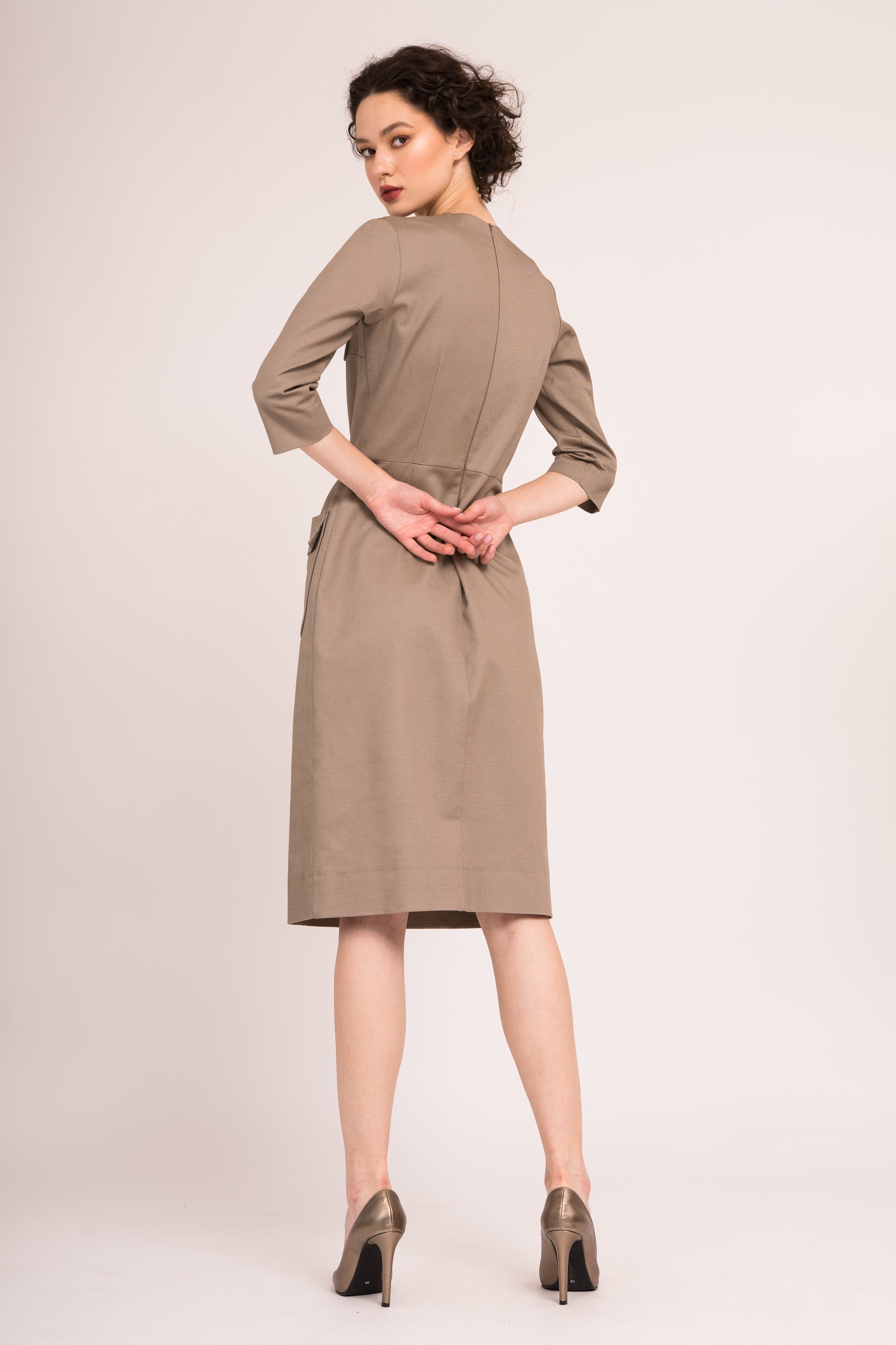 Rochie army cambrata cu buzunare aplicate