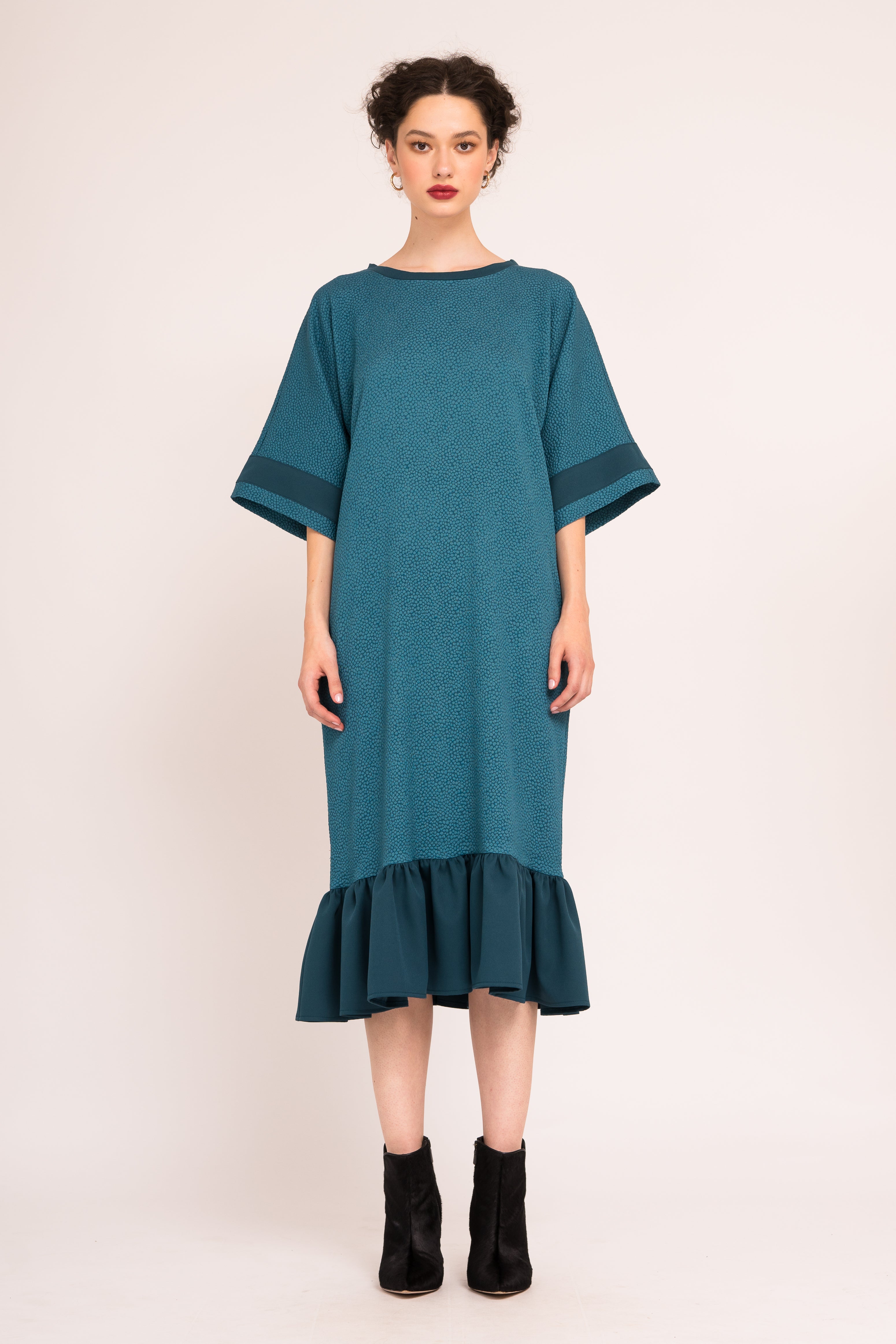 Rochie midi sport cu maneci evazate