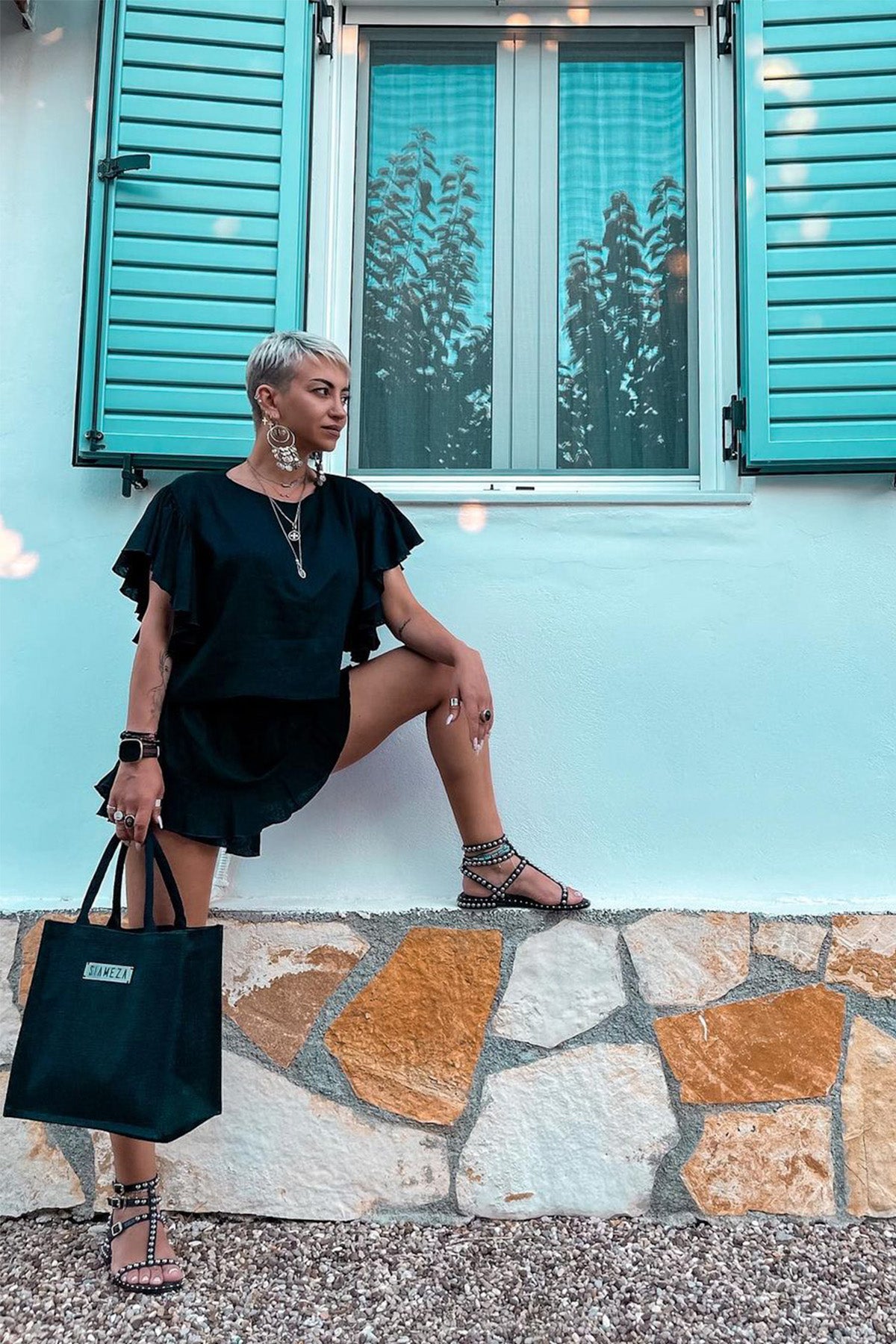 Set Elegant Negru cu Volane - Tricou Feminin & Fusta Pantalon