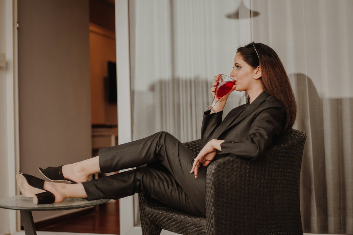 Cum alegi și cum porți un set elegant de damă: ghid de stil