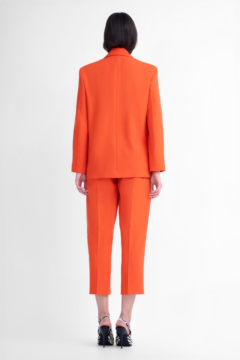 Costum portocaliu cu sacou regular si pantaloni cropped