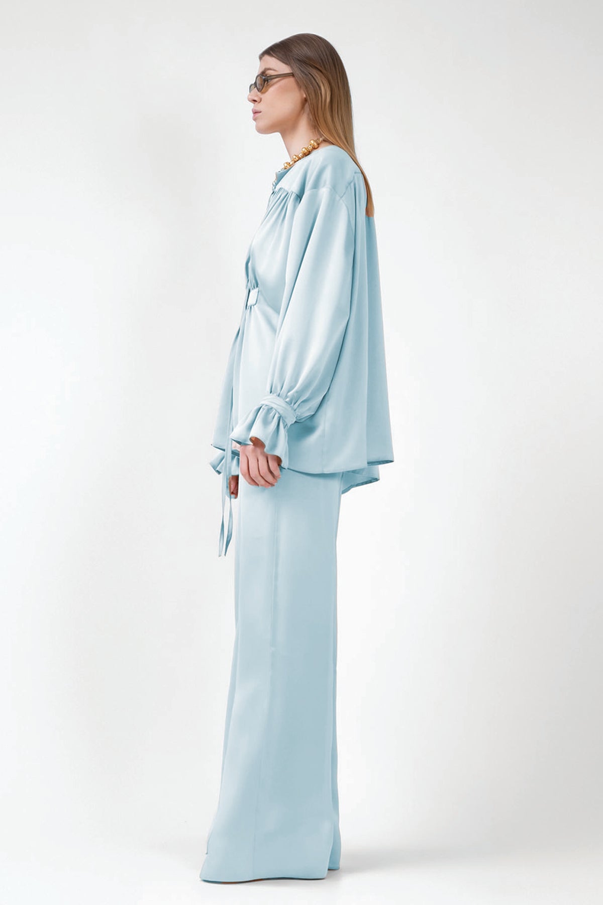 Set bleu cu bluza cu detalii si pantaloni lungi