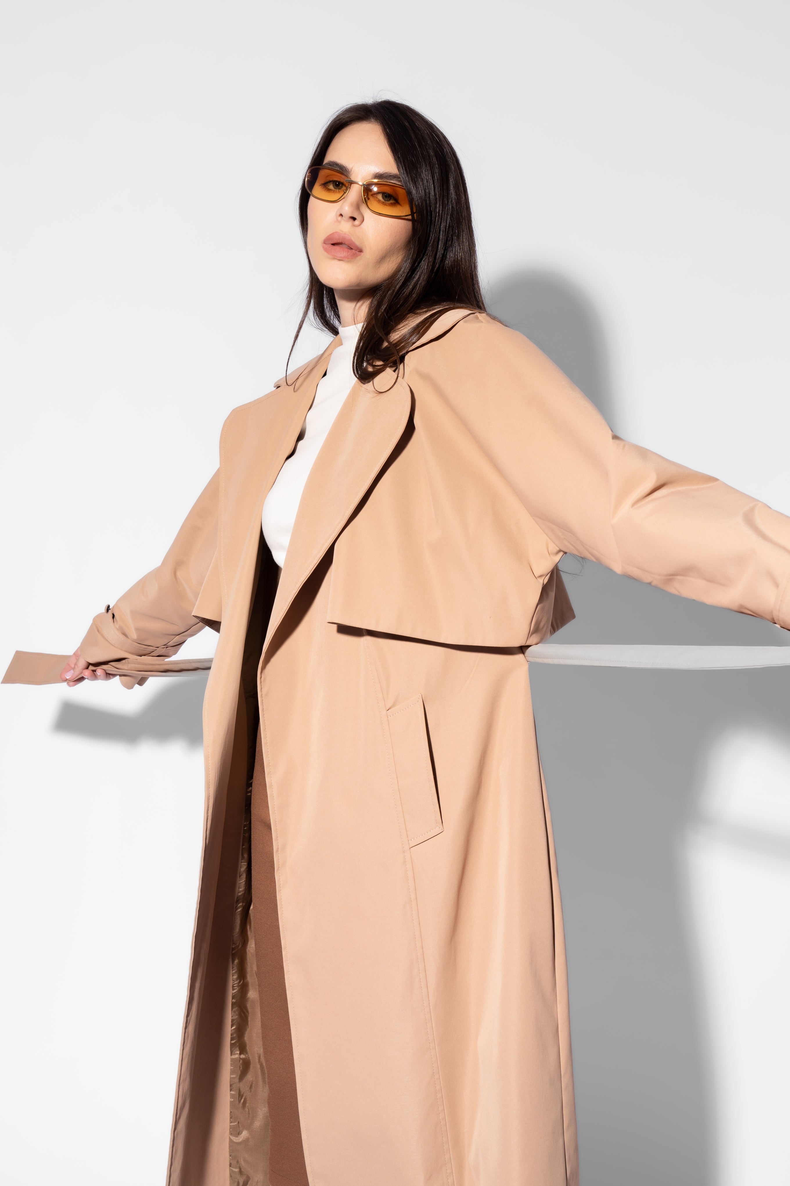 CAMEL TRENCH COAT WITH BELT AND RAGLAN SLEEVES