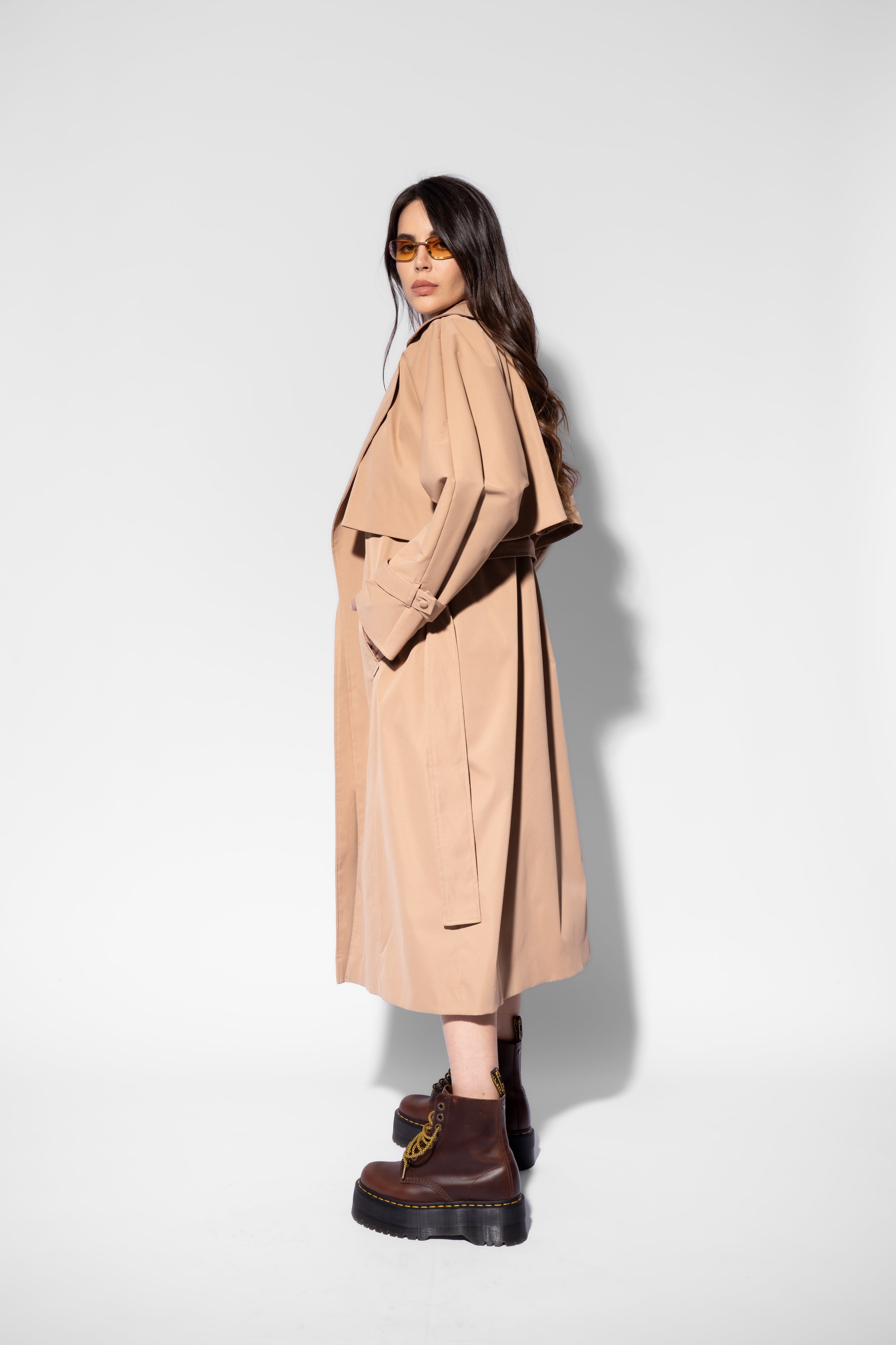CAMEL TRENCH COAT WITH BELT AND RAGLAN SLEEVES