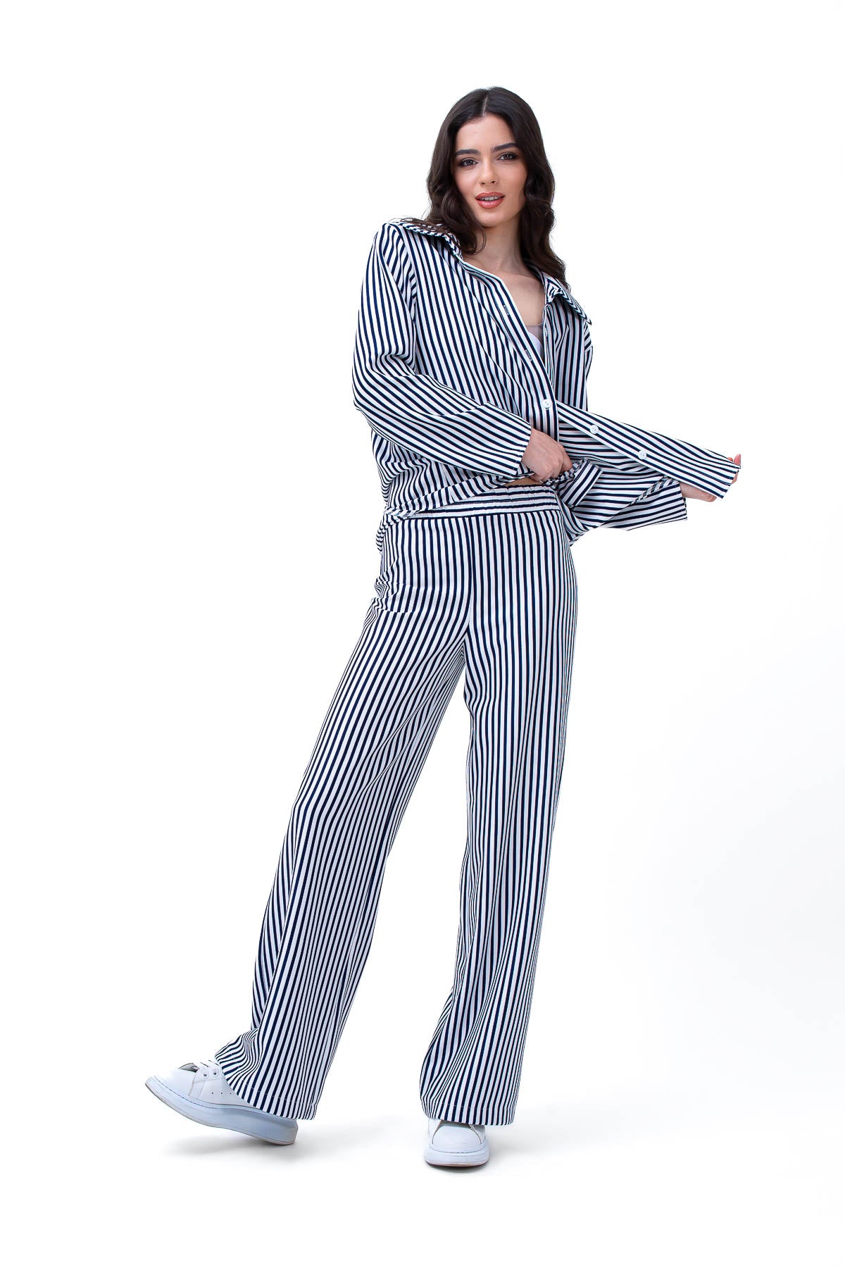 Set with striped shirt and wide leg trousers