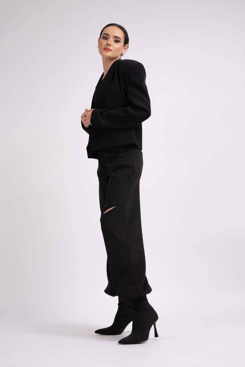 Costum negru cu sacou oversized si pantaloni cu fermoare  