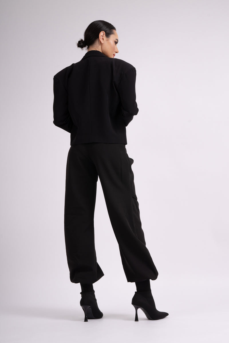 Costum negru cu sacou oversized si pantaloni cu fermoare  