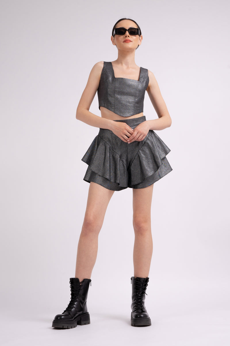 Black metallic set with corset and shorts with ruffles