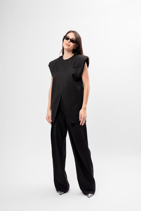 Set negru inchis cu vestă și pantaloni cu pliu