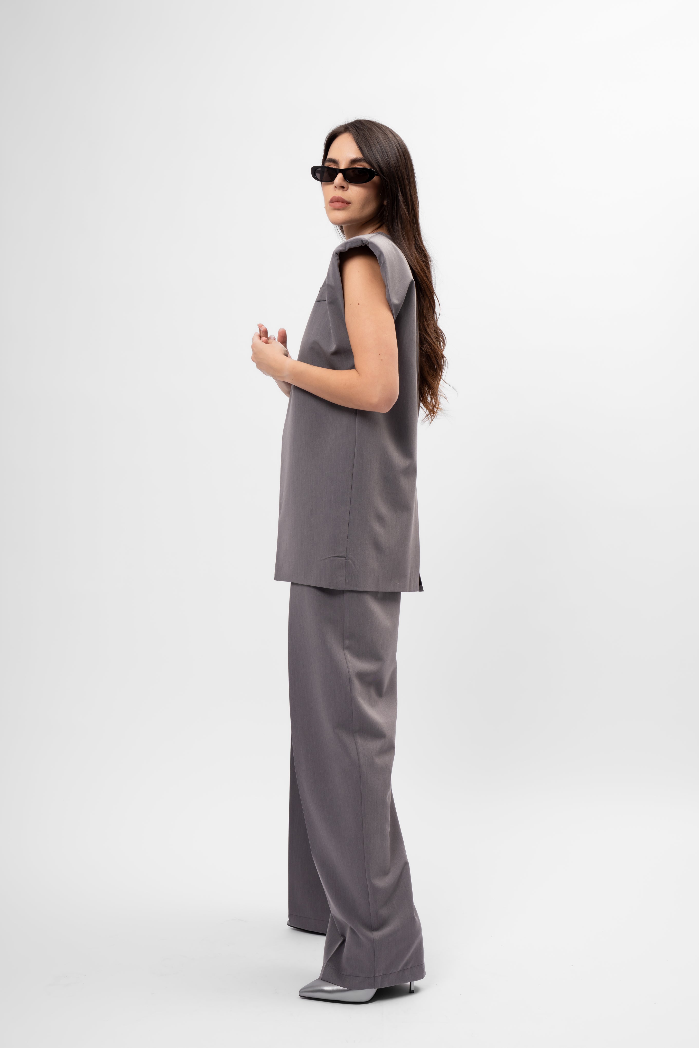 Set vestă și pantaloni cu pliu gri