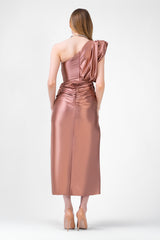 Rochie midi bronze metalizat cu un umar drapat