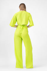 Set verde neon cu camasa cropped si pantaloni drepti