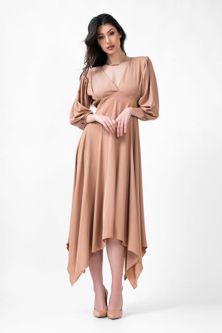 Rochie midi bej cu clini si maneca midi