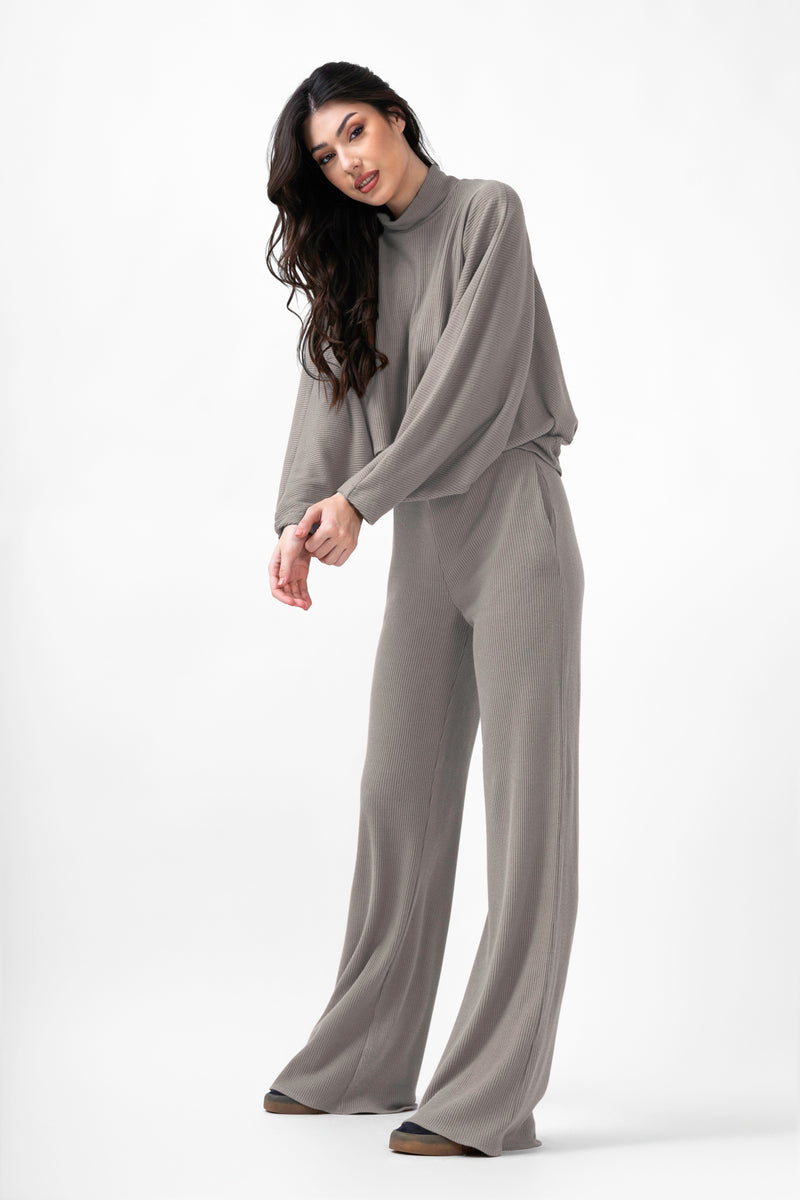 Grey Knitted Set With Blouse And Wide Leg Trousers