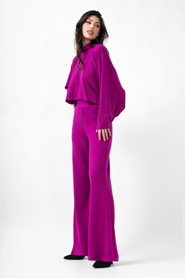 Ensemble tricoté fuchsia avec chemisier et pantalon large