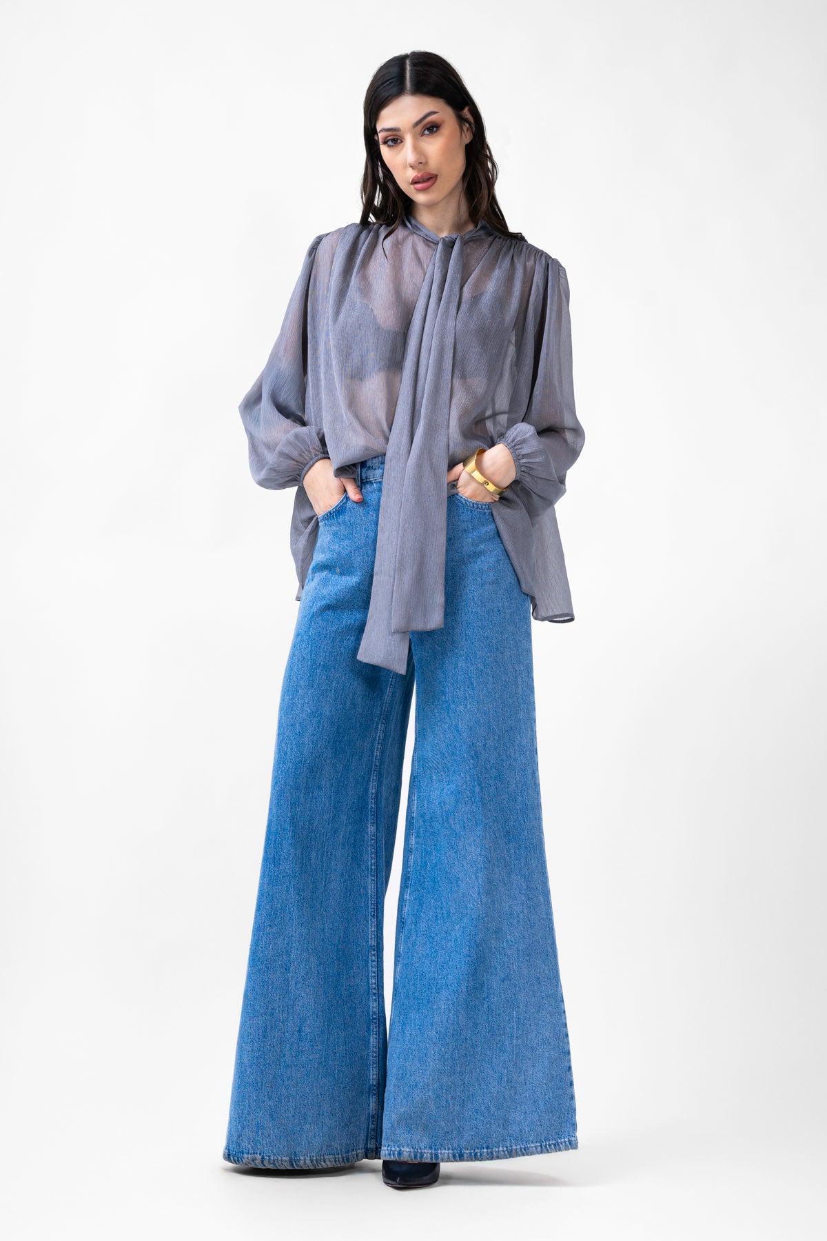 Bluza gri cu insertii si esarfe 