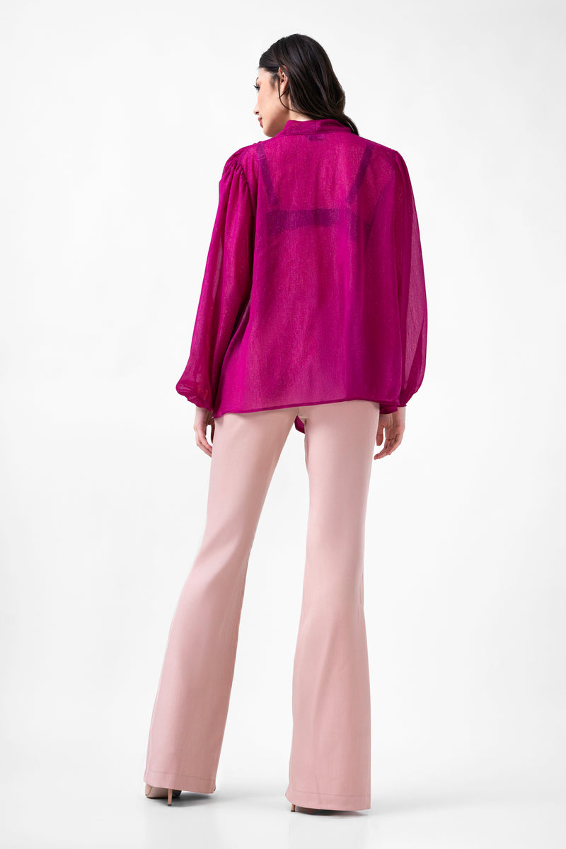 Blouse fuchsia avec inserts et écharpes