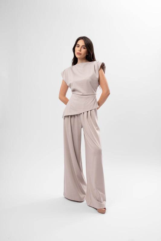 Set Bej cu Top cu Umeri Structurați și Pantaloni Palazzo