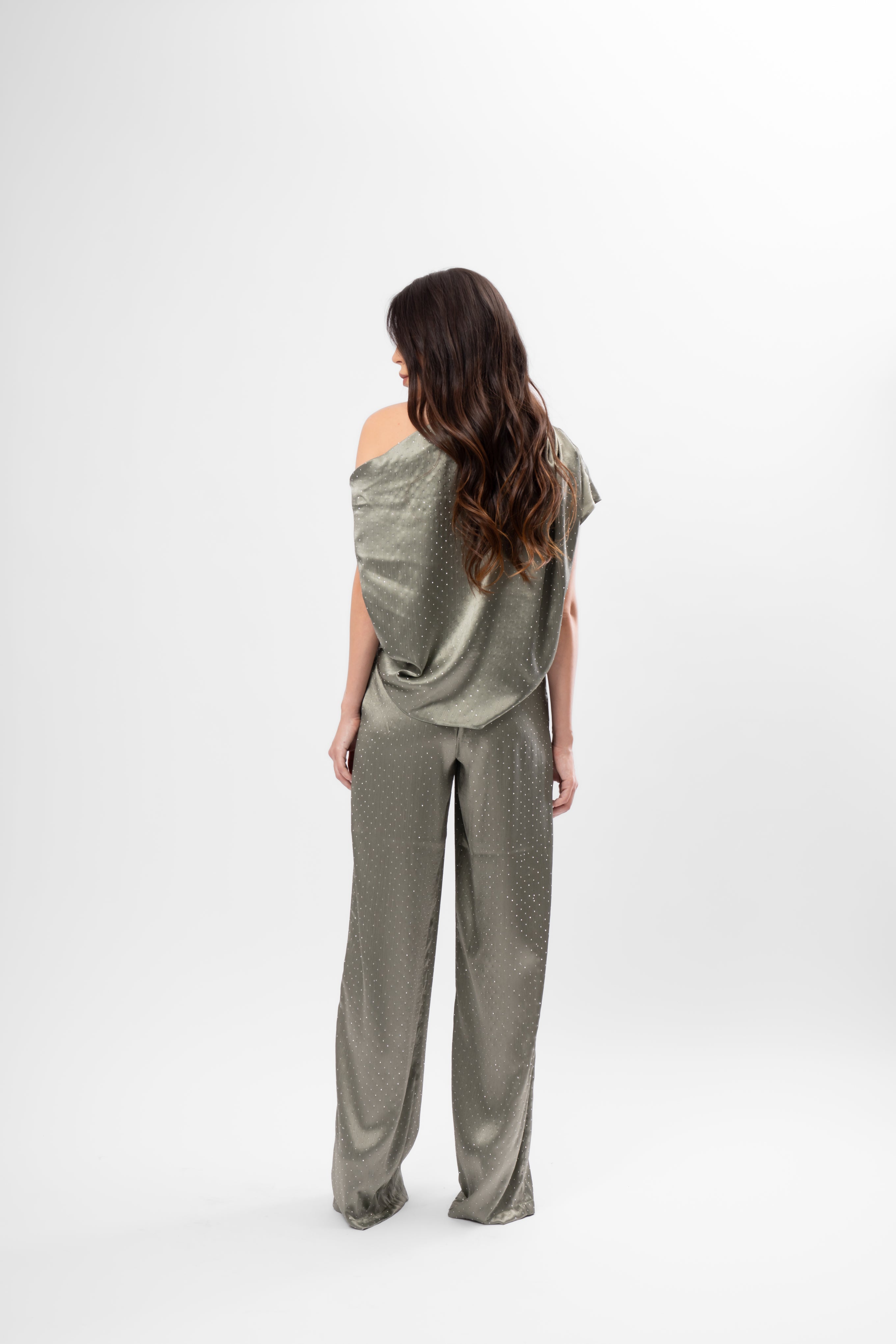 Set Khaki Metalizat cu Top Asimetric și Pantaloni Largi