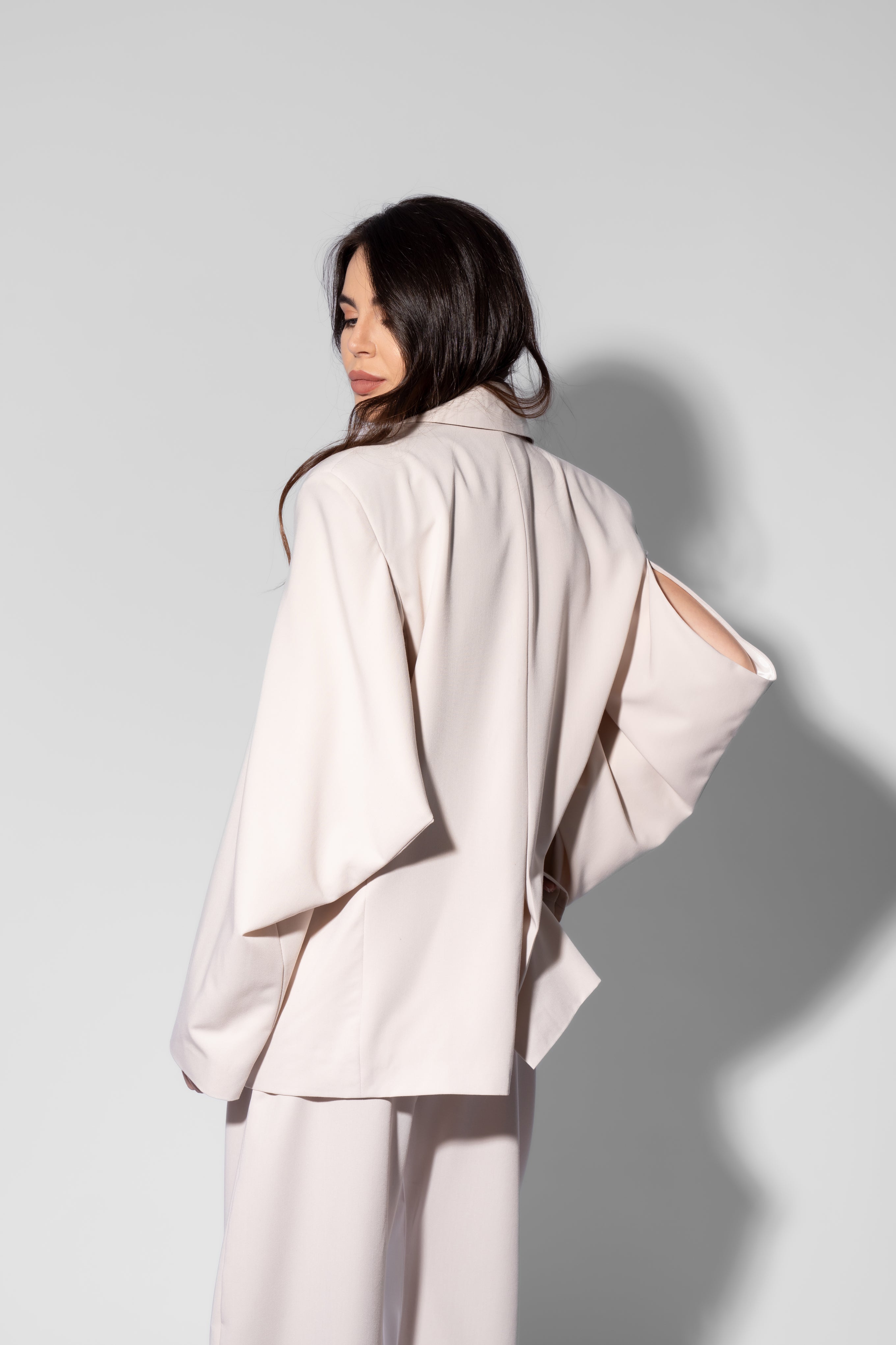 Set Bej cu Corset, Pantaloni Balon și Sacou Oversized