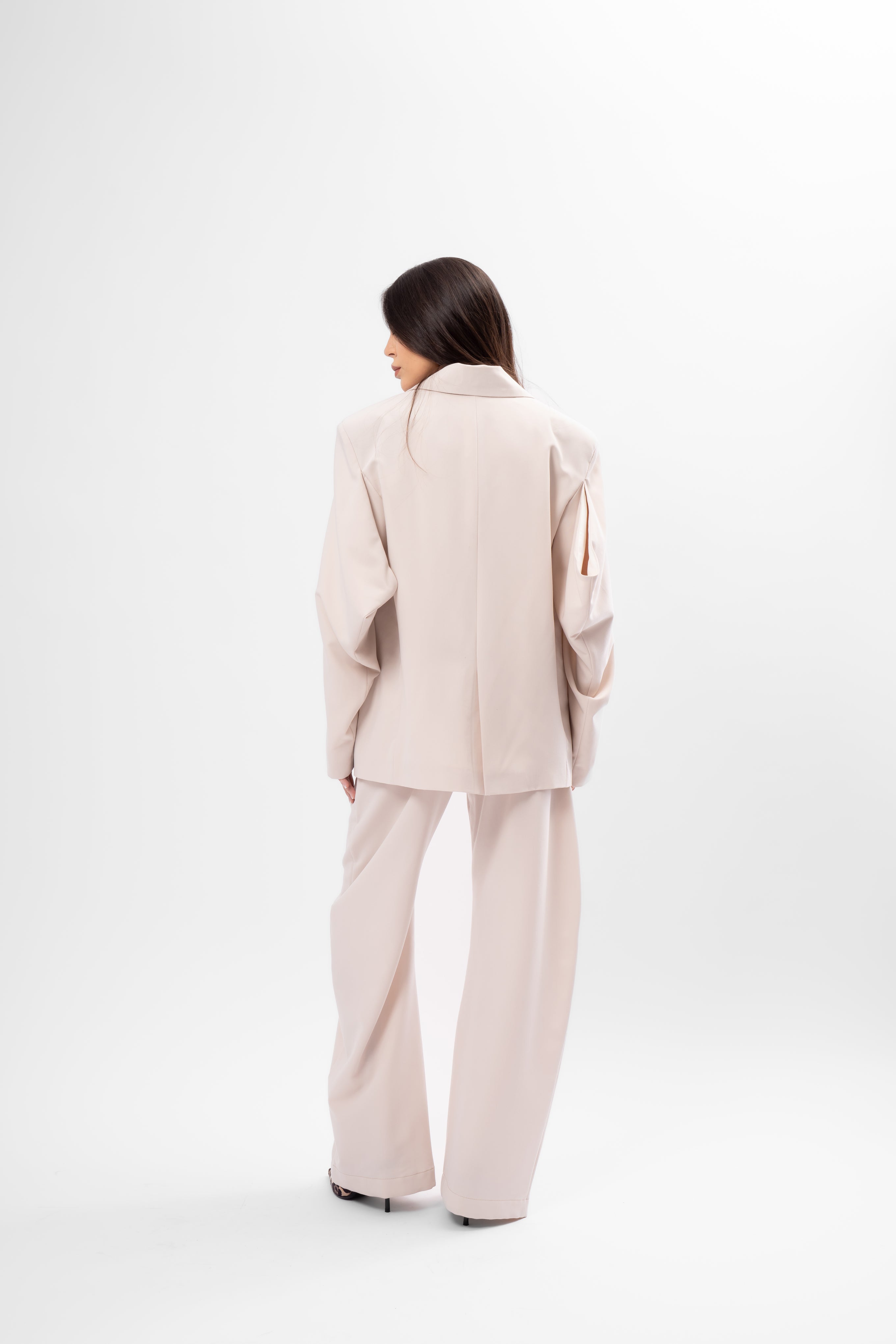 Set Bej cu Corset, Pantaloni Balon și Sacou Oversized