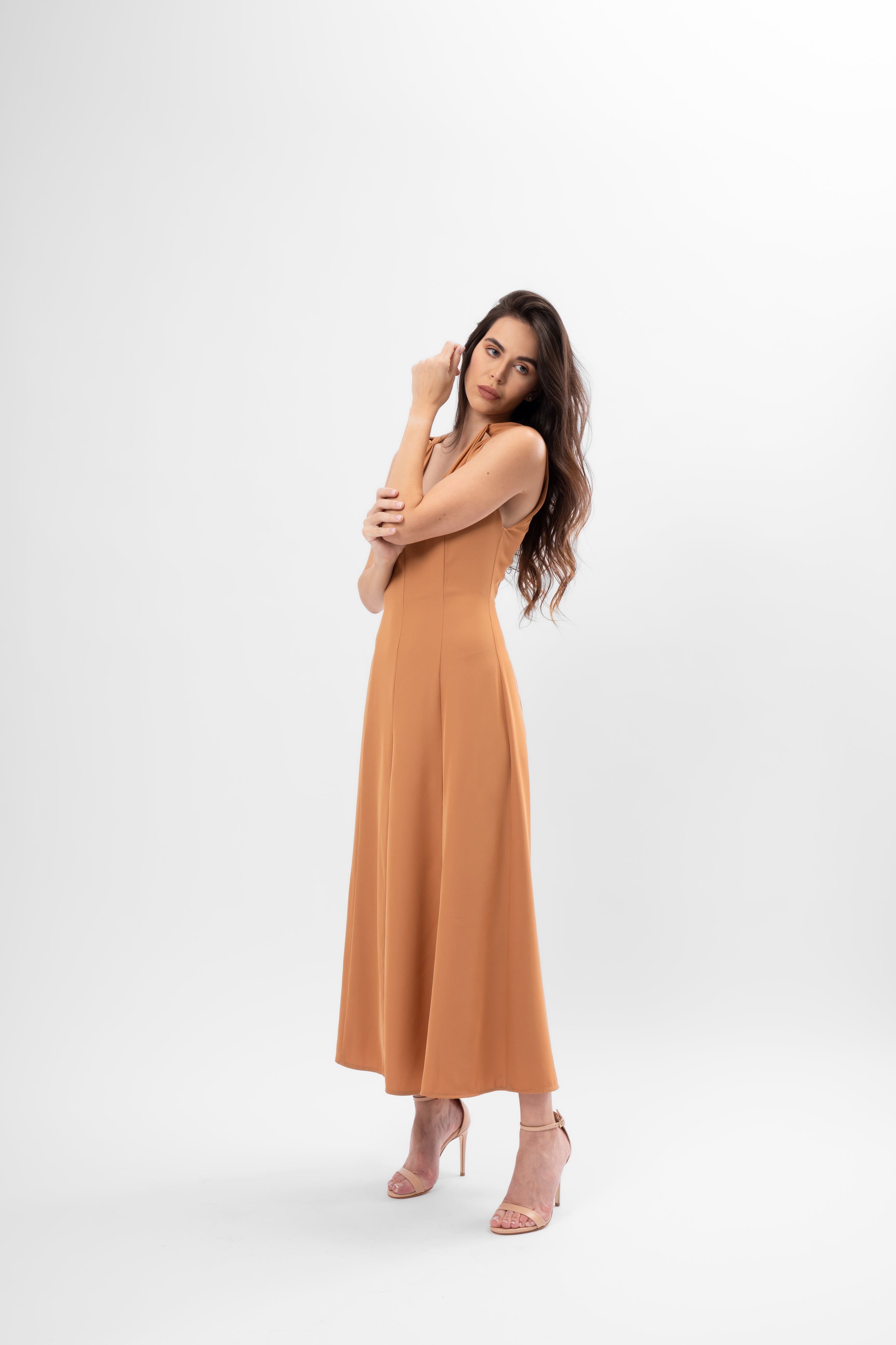 Rochie midi camel cu decolteu în V și bretele cu nod