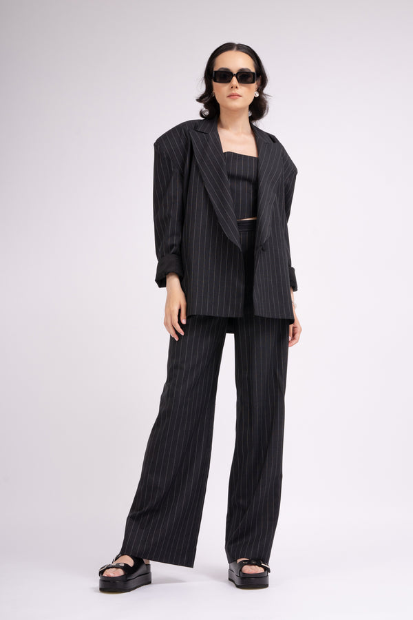 Stripes suit with blazer with oversized shoulders and wide leg trousers