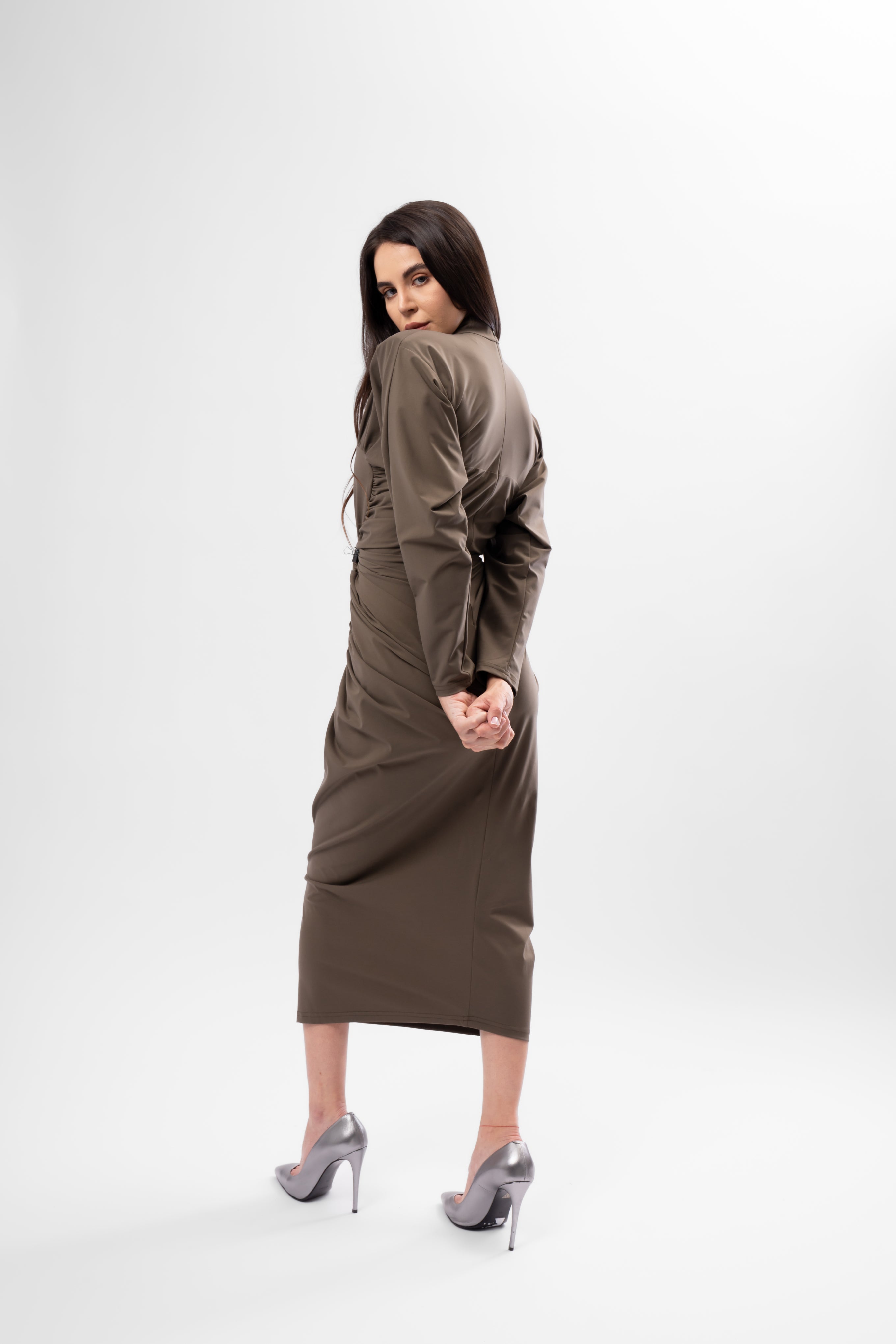 Rochie midi kaki cu detaliu în formă de inimă