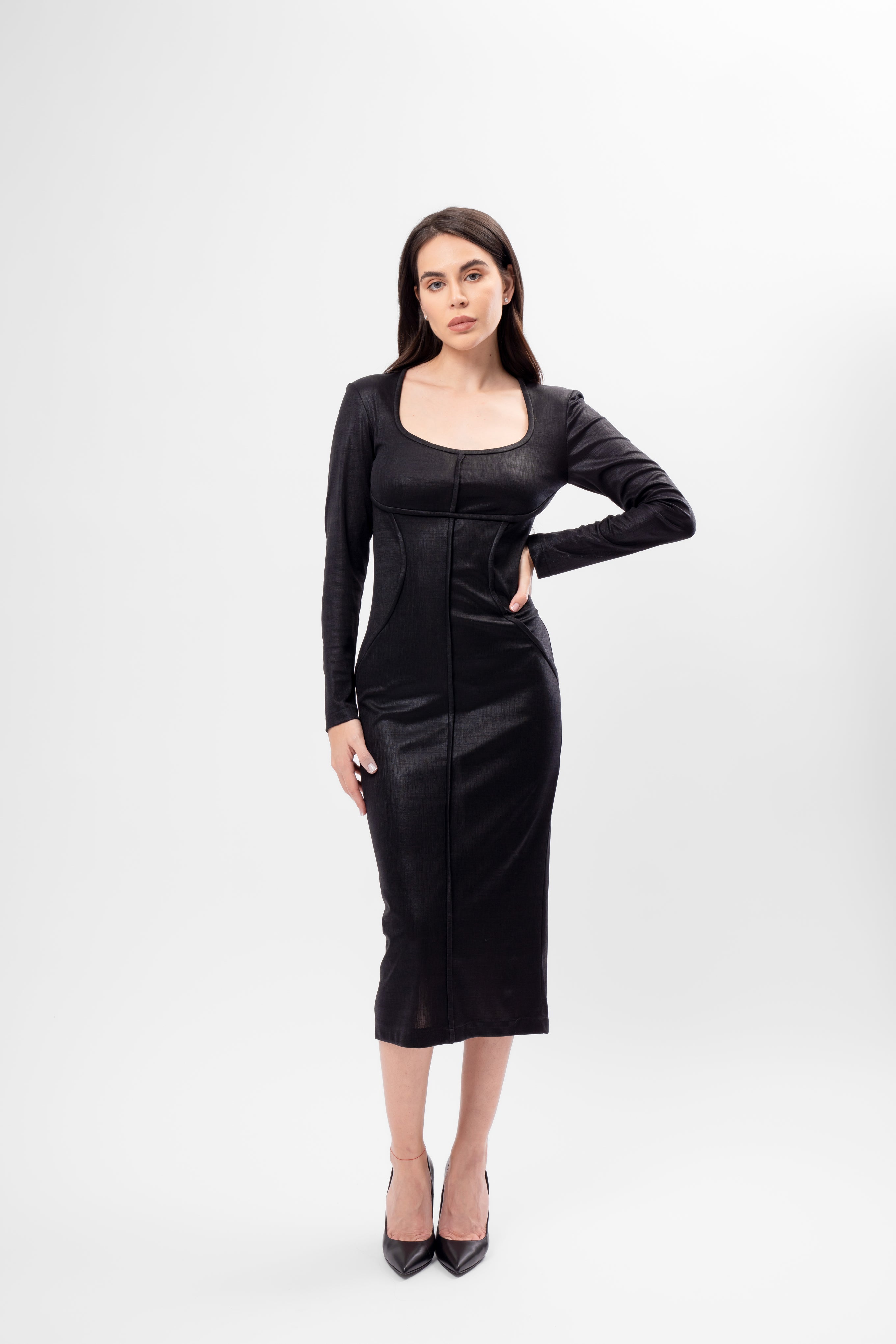 Rochie neagră midi din material metalizat