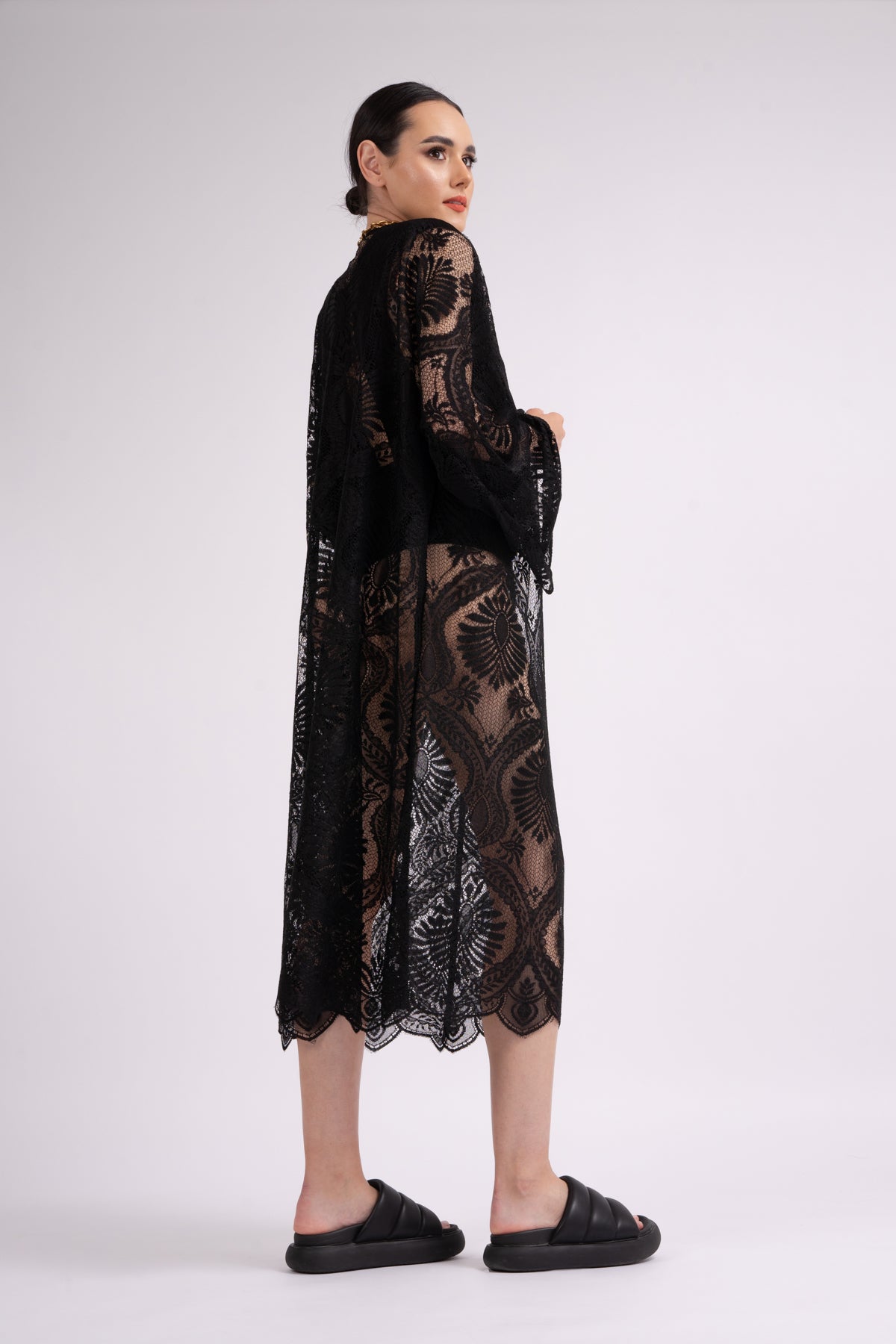 Kimono negru tip macrame 