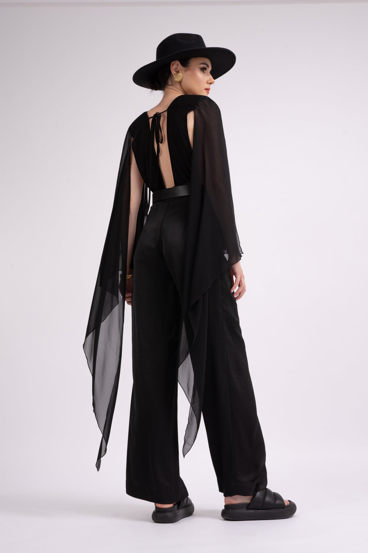 Black body with chiffon sleeves
