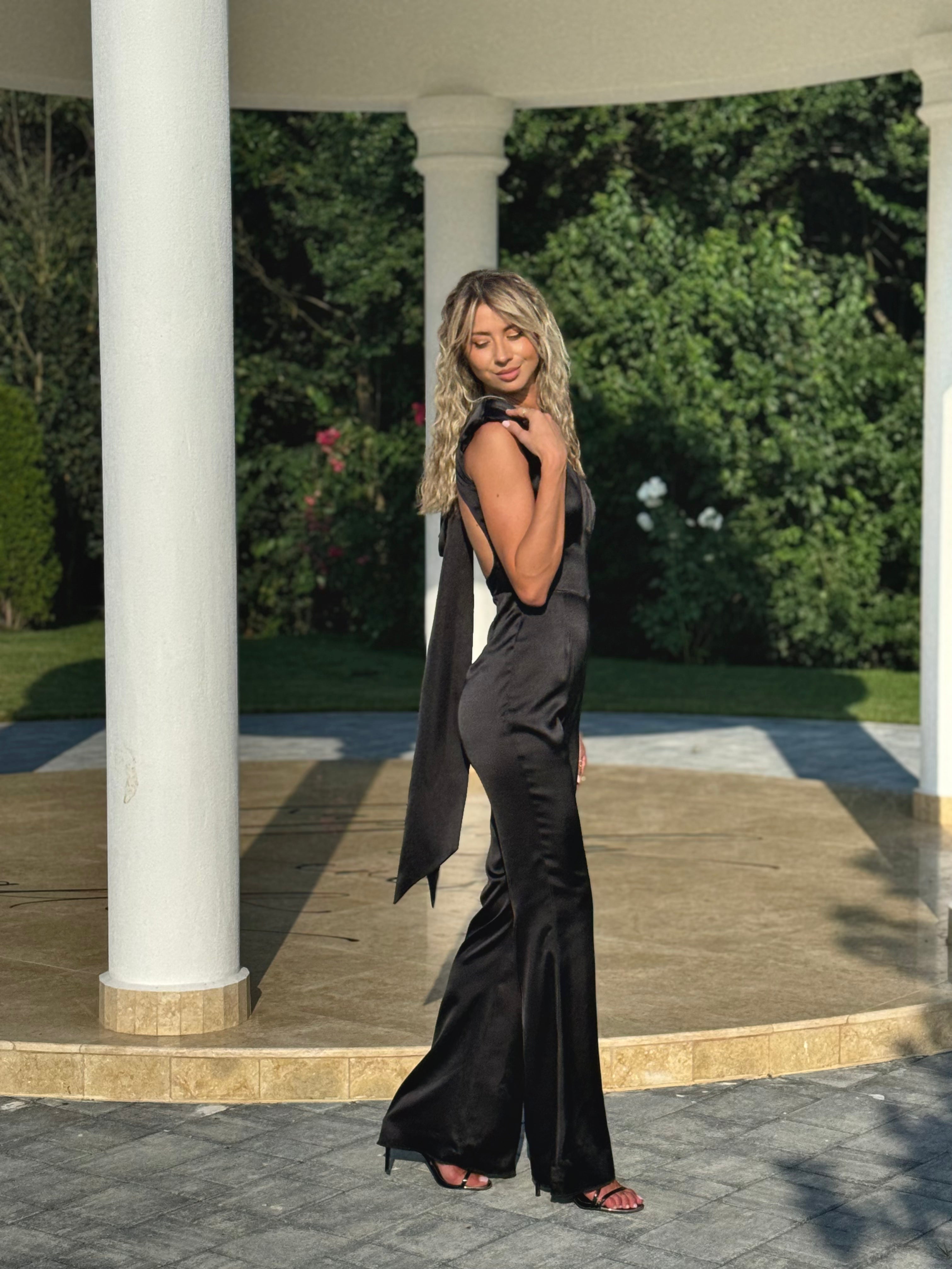 Salopetă roșie elegantă, drapată, cu picioare evazate