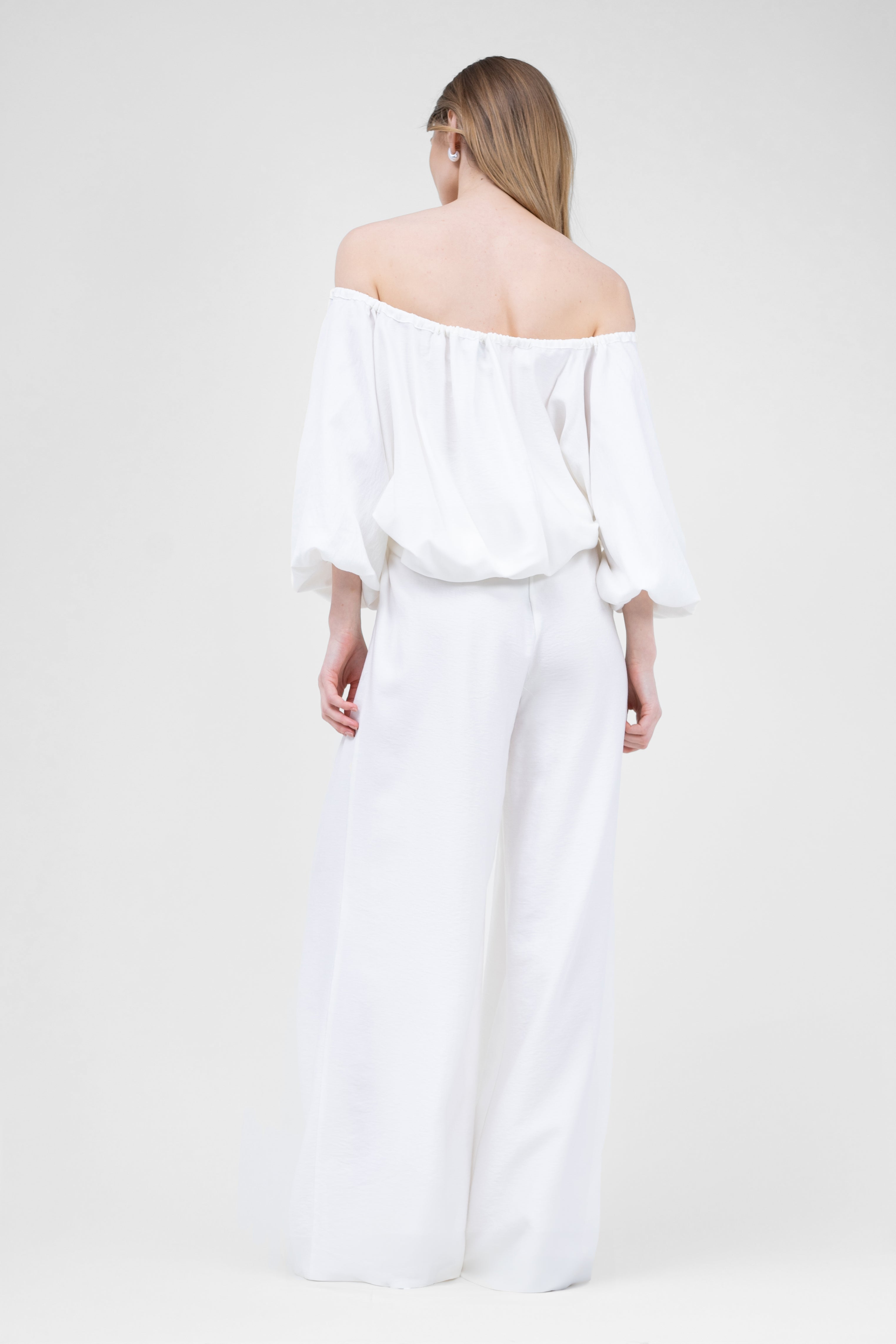 White Linen matching set with flowy blouse and wide leg trousers