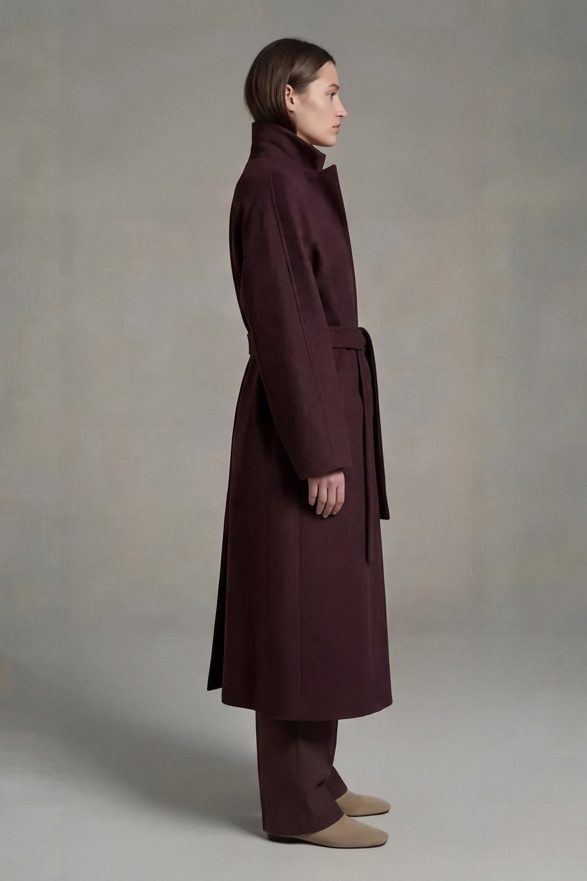 Palton lung maro cu guler înalt