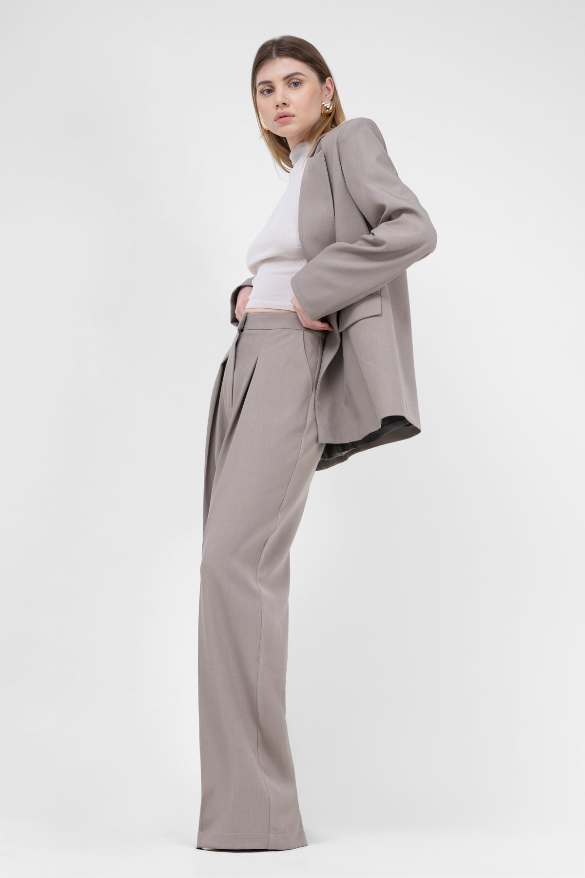Beige Suit With Regular Blazer With Double Pocket And Ultra Wide Leg Trousers