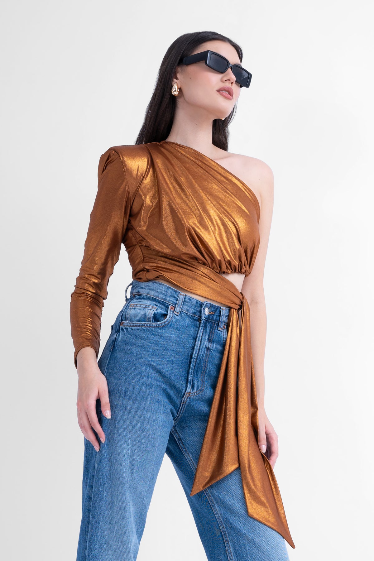 Top bronze asimetric cu esarfa