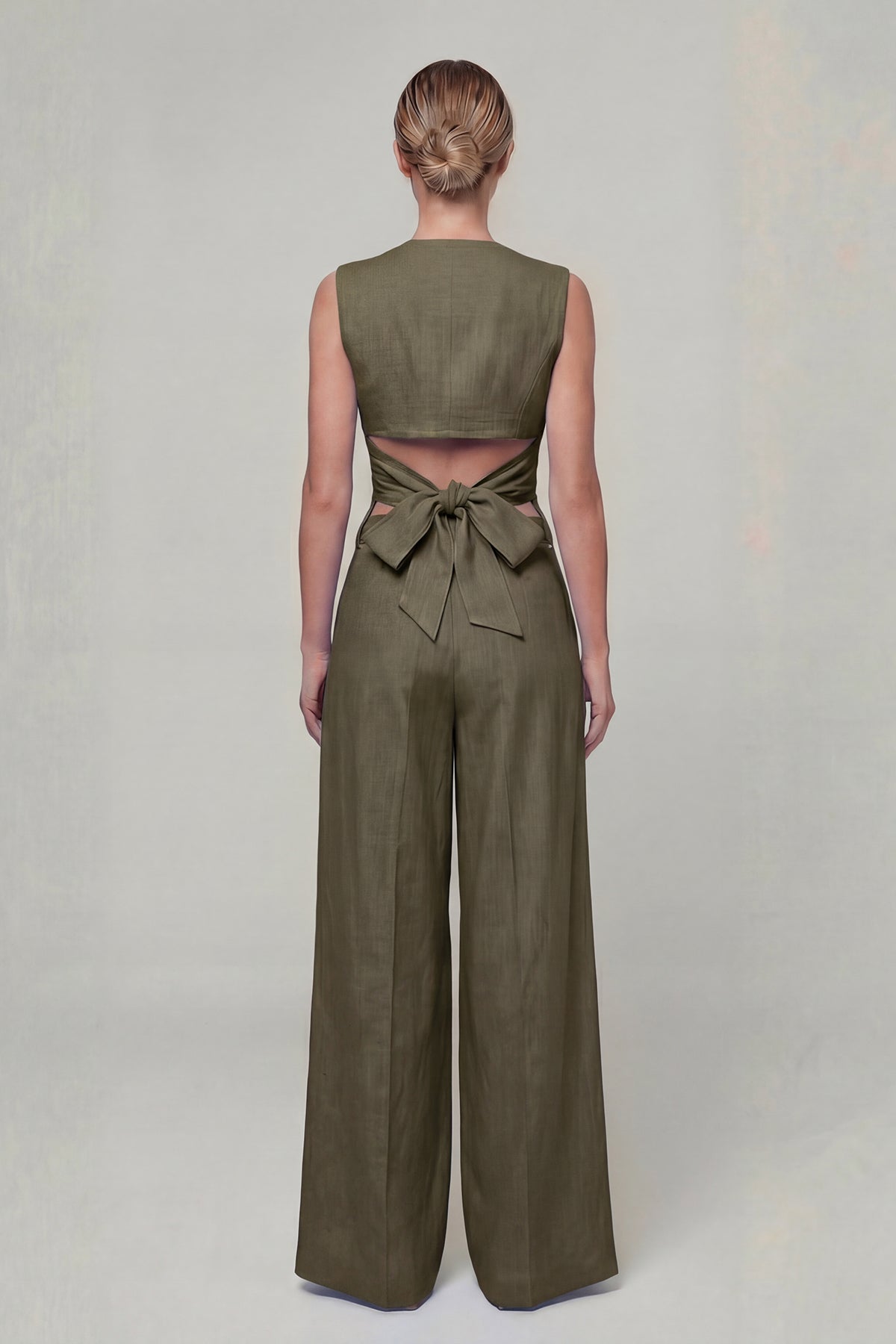 Green Linen Set with Fitted Vest and Wide-Leg Trousers