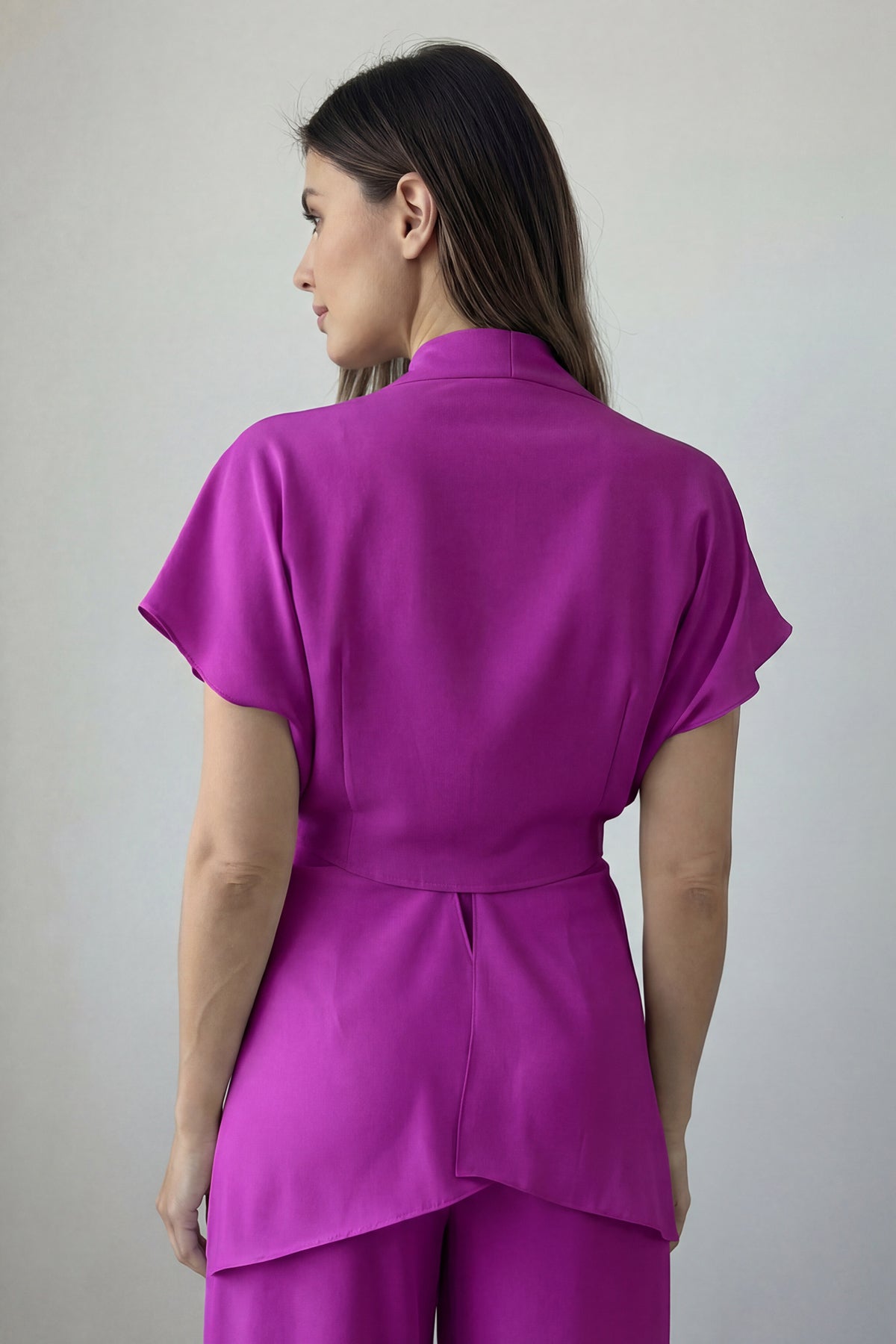 Set fluid fucsia cu top petrecut și pantaloni wide leg