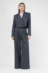 Costume gris avec blazer court et pantalon ultra large