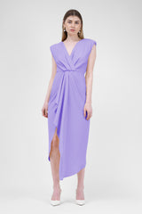 Robe midi violet pastel avec drapé et plis