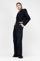 Costum negru cu sacou cropped si pantaloni ultra wide leg