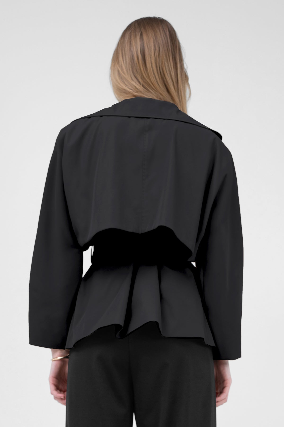 Trench negru scurt cu cordon in talie