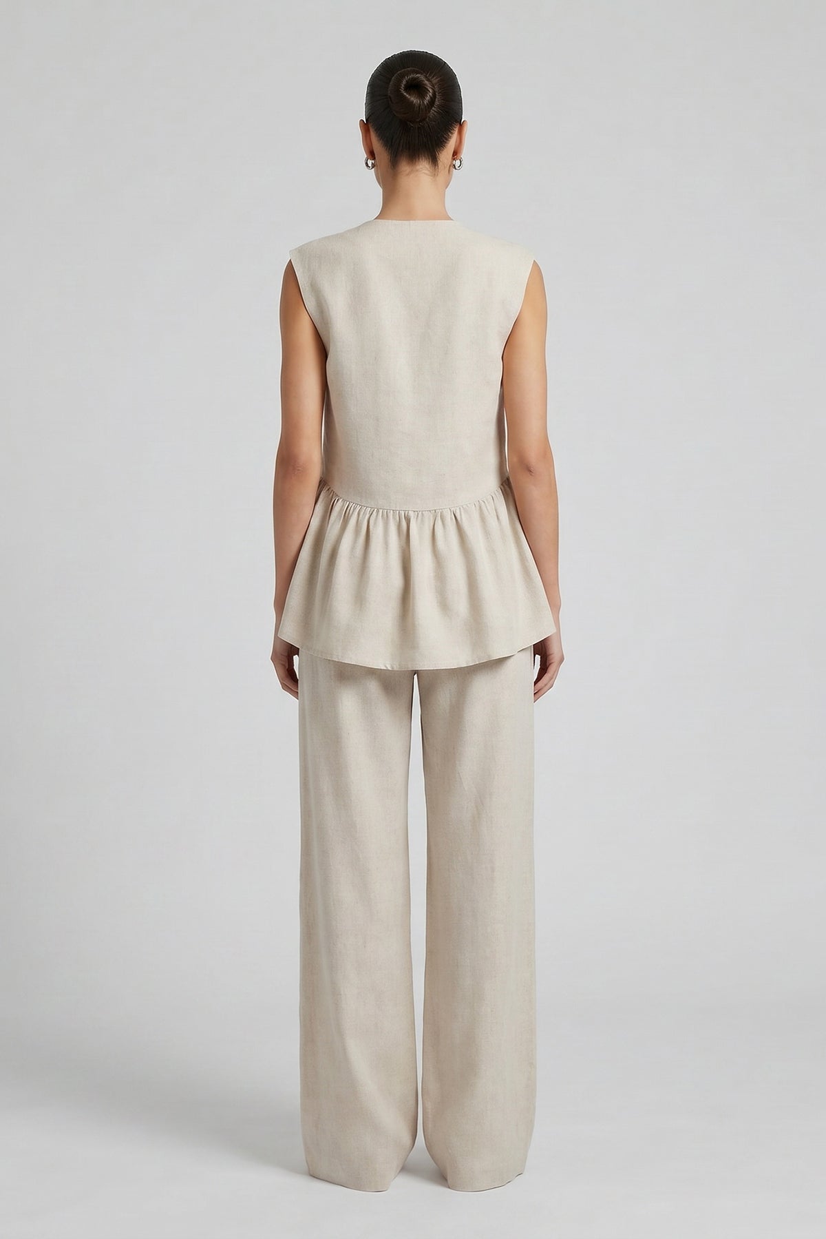 Set ivory din in cu vestă încrețită și pantaloni wide-leg