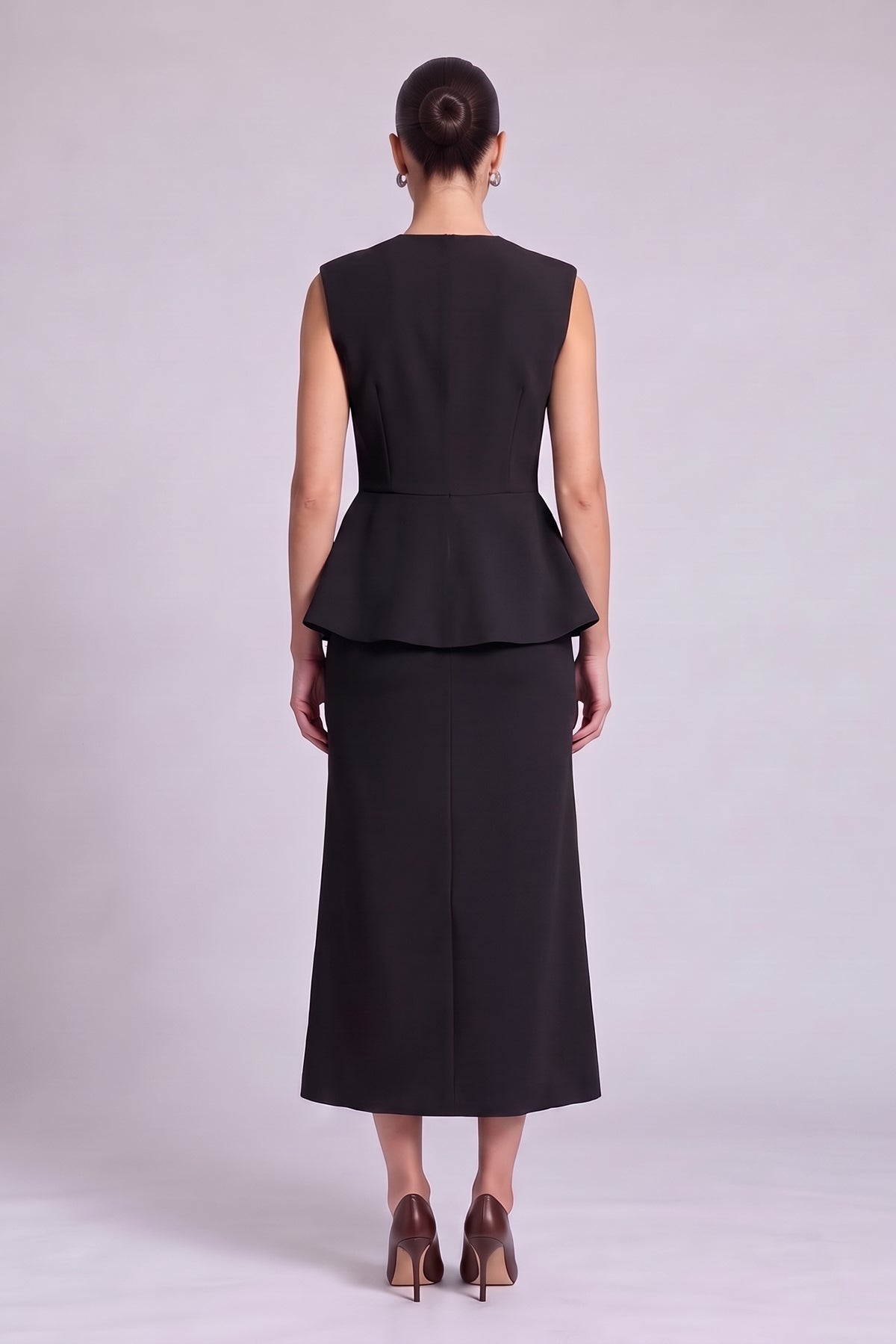 Set negru cu vestă structurată peplum și fustă midi A-line