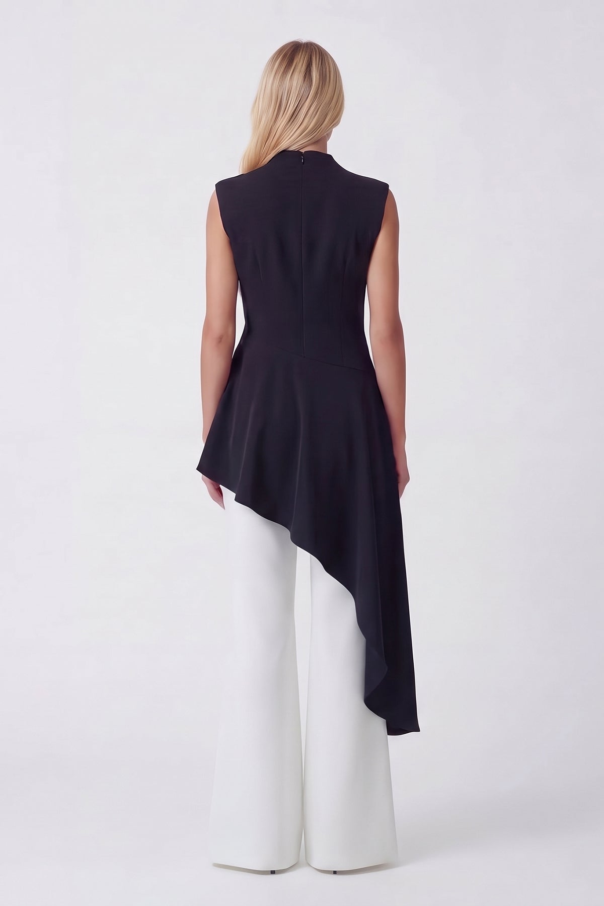Set Contrast Chic - Top Asimetric Negru cu Pantaloni Flared Albi