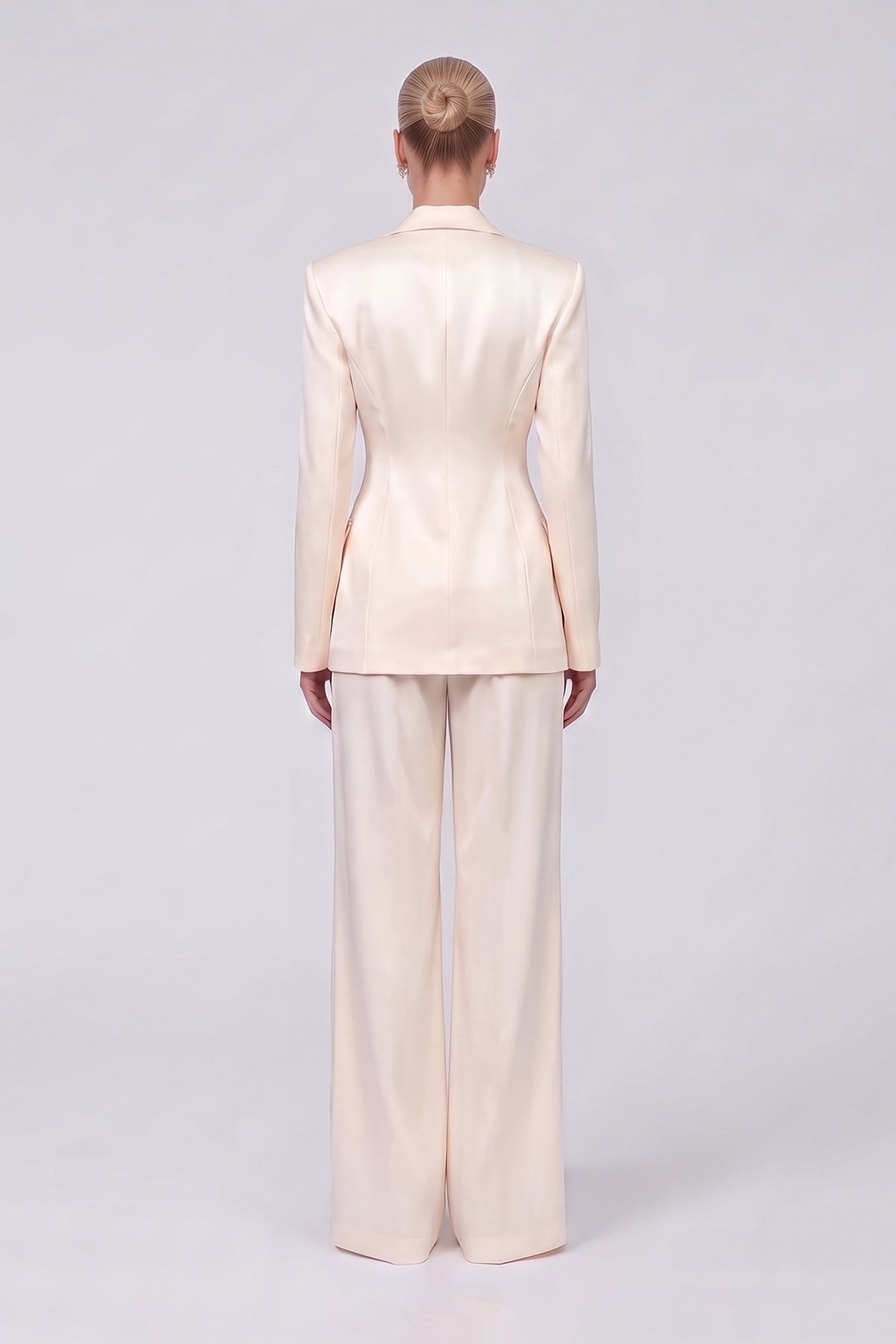 Off-White Suit with Balloon Blazer and wide leg trousers