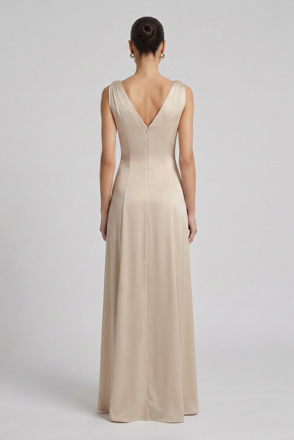 Rochie maxi ivory de seară cu decolteu în V și bretele cu nod