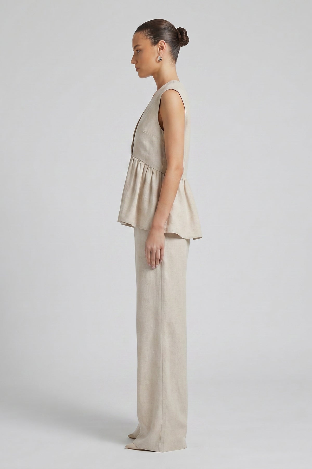 Set ivory din in cu vestă încrețită și pantaloni wide-leg